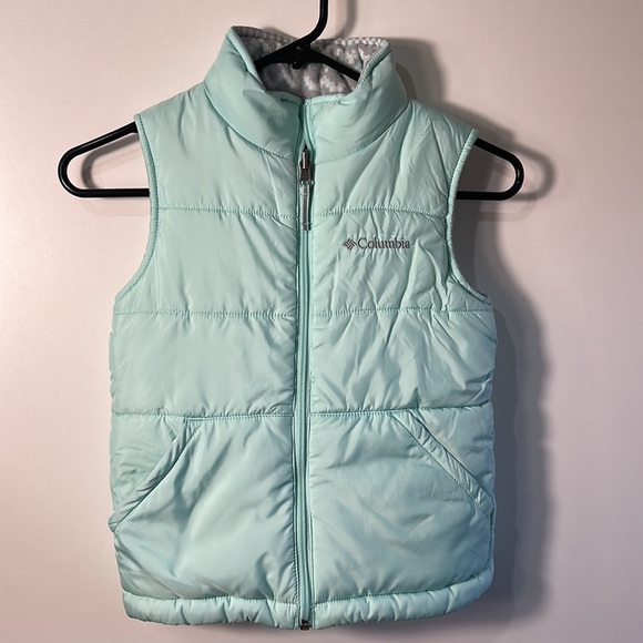 COLUMBIA GIRLS OUTDOOR REVERSIBLE PUFFER VEST IN SIZE XS 6/7 - Picture 3 of 6